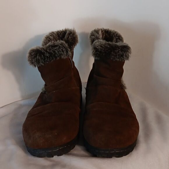 Khombu Brown Suede Faux Fur Lined Boots - Picture 2 of 8